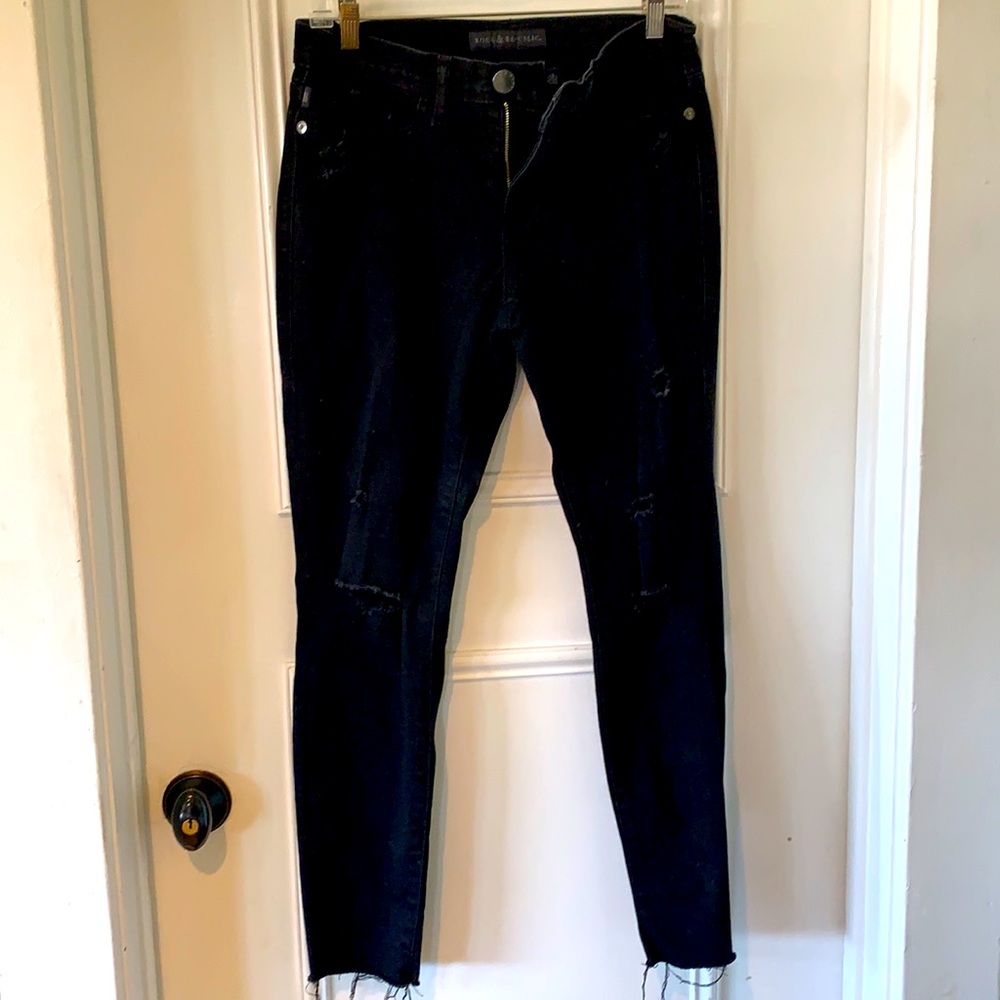 Black skinny leg jeans